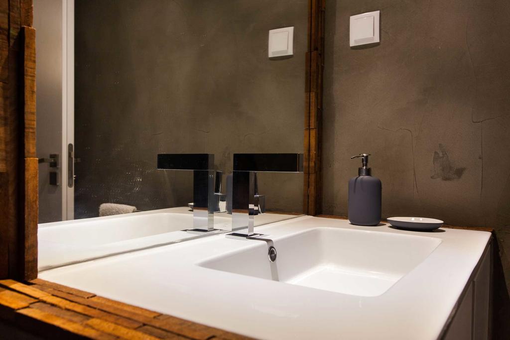 The Old Stables Chiado Apartments Lisbon Bilik gambar